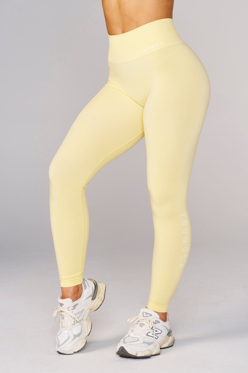 Malla de núcleo sin costuras W220 Spring 24'